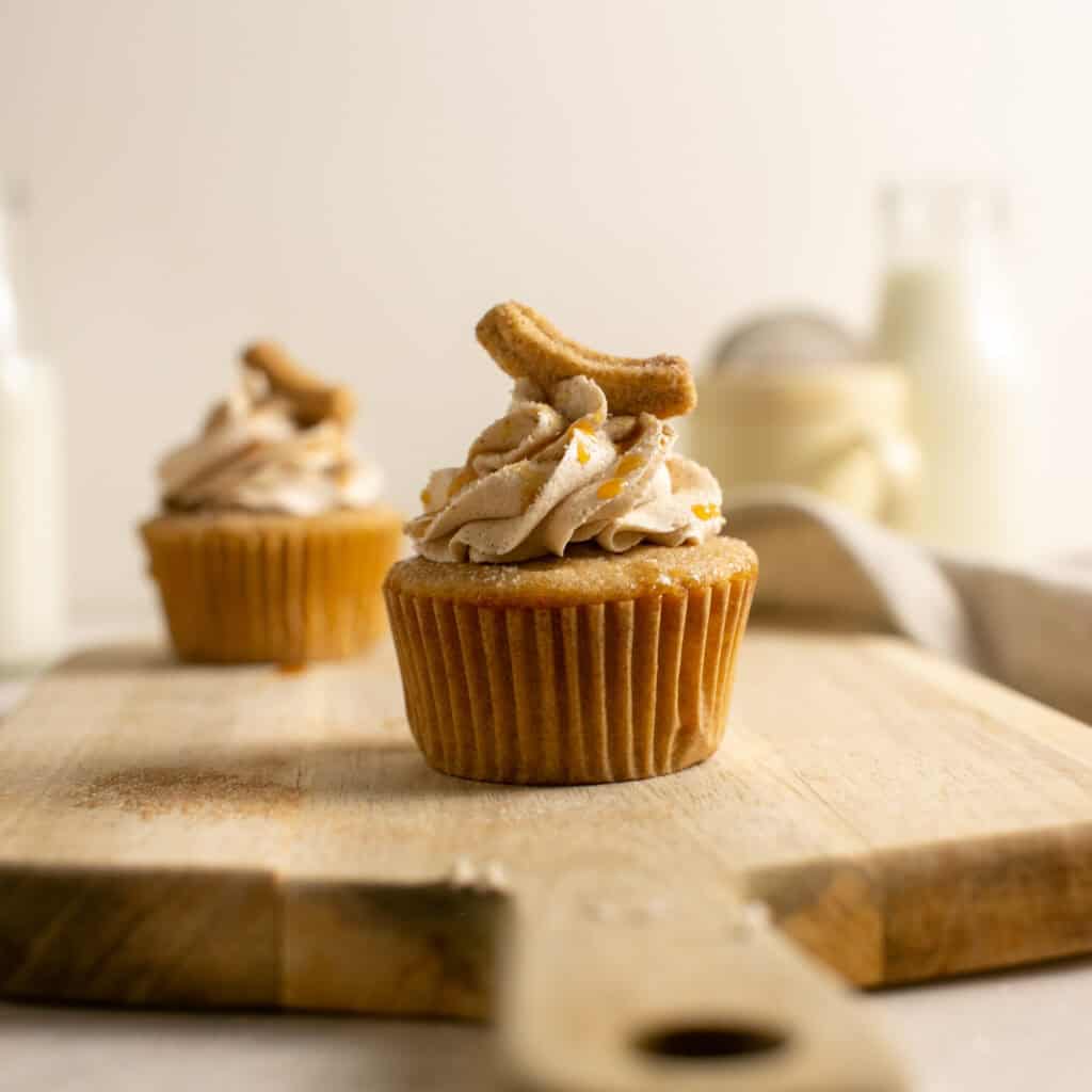 A picture of the cinnamon churro cupcakes with caramel 