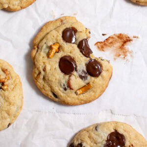 dark chocolate pretzel cookies
