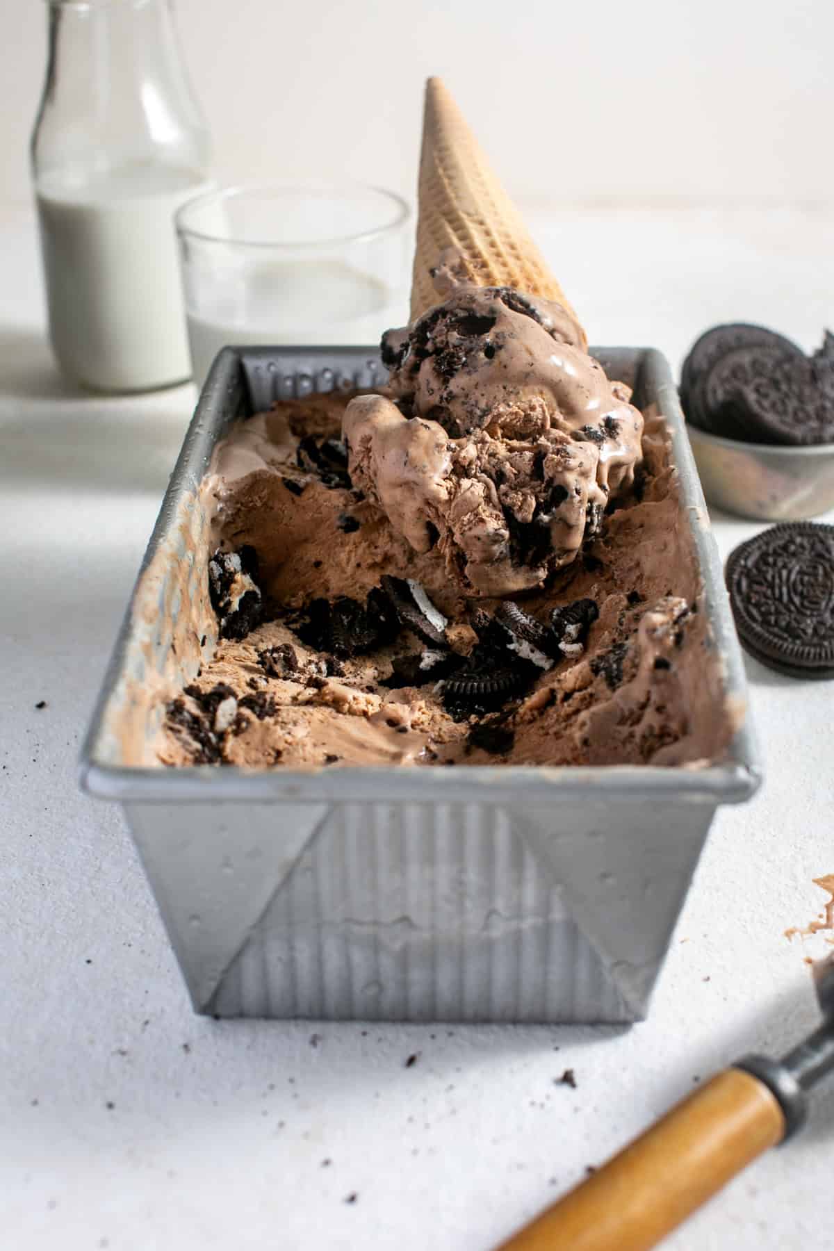 Cookie Ice Cream with a glass of milk.